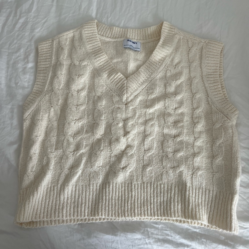 Old Navy V-Neck Cable Knit Sweater Vest - Cream